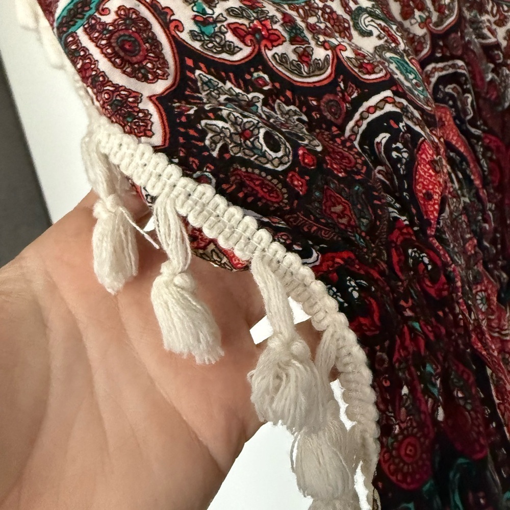 Elegant Paisley Print Women's Top - Picture 2 of 4